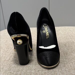 CHANEL Black and Gold Heels